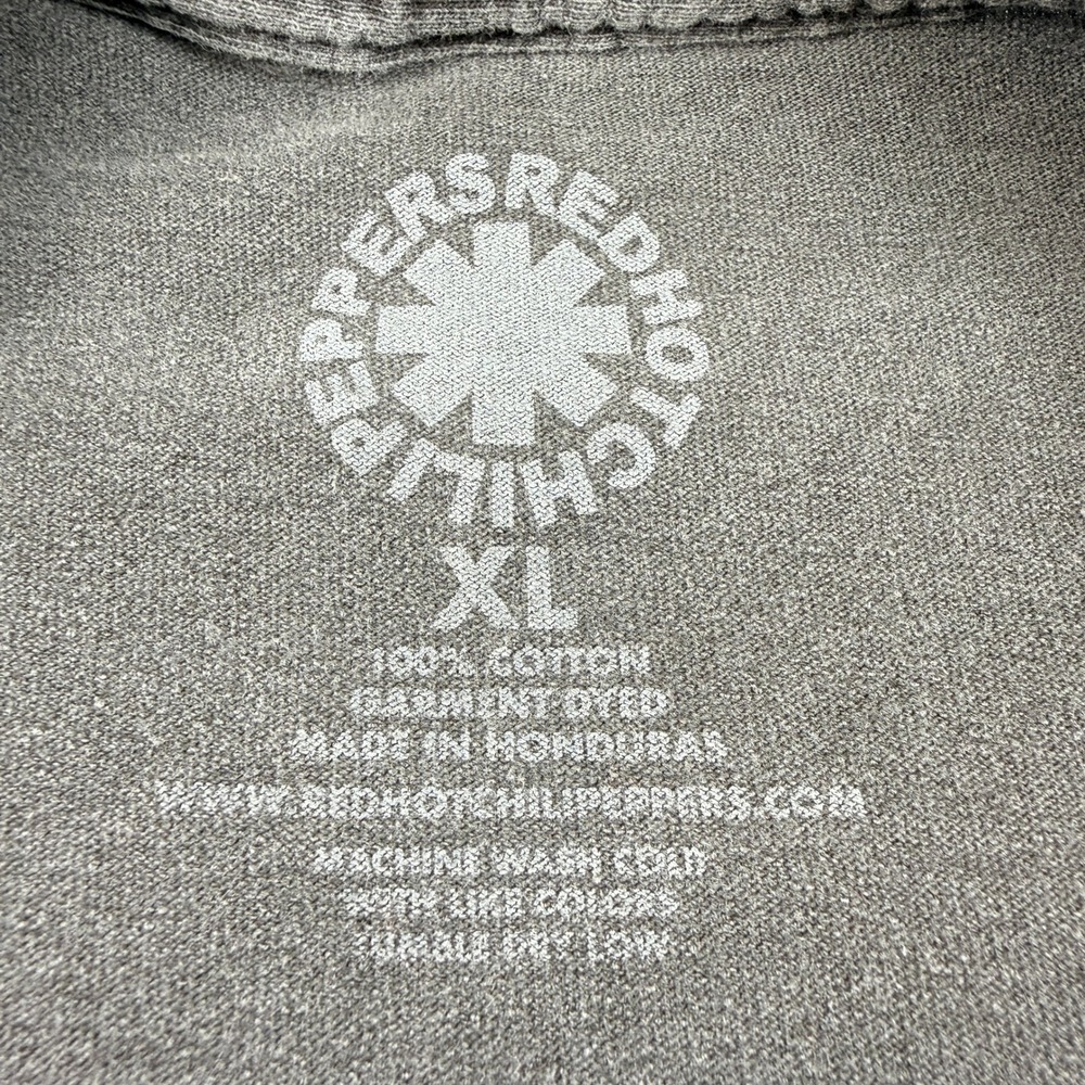 Red Hot Chili Peppers Unlimited Love World Tour 2024 Tee Shirt Mens XL Grey RHCP - Picture 6 of 10